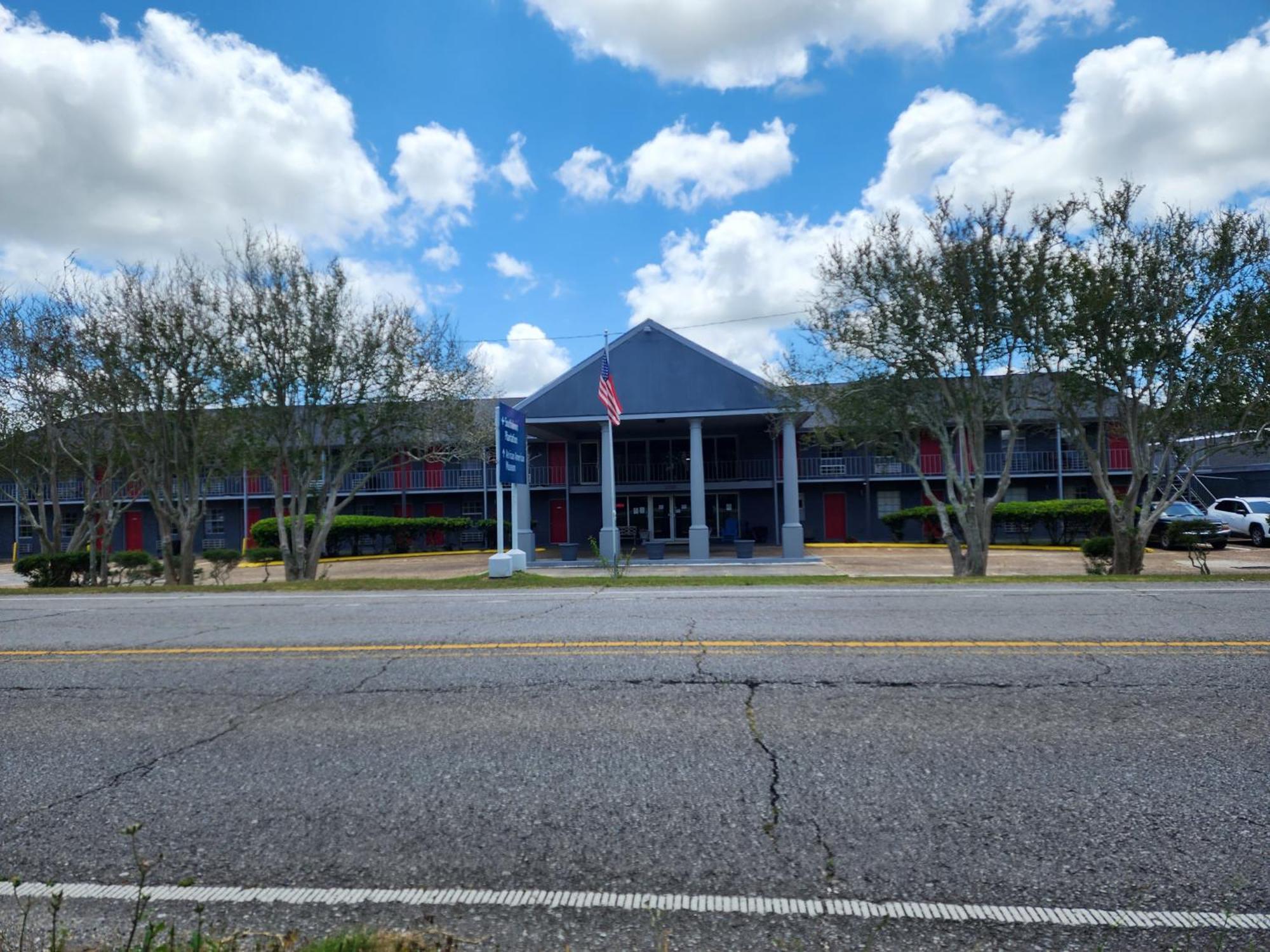 Red Carpet Inn - Houma Extérieur photo